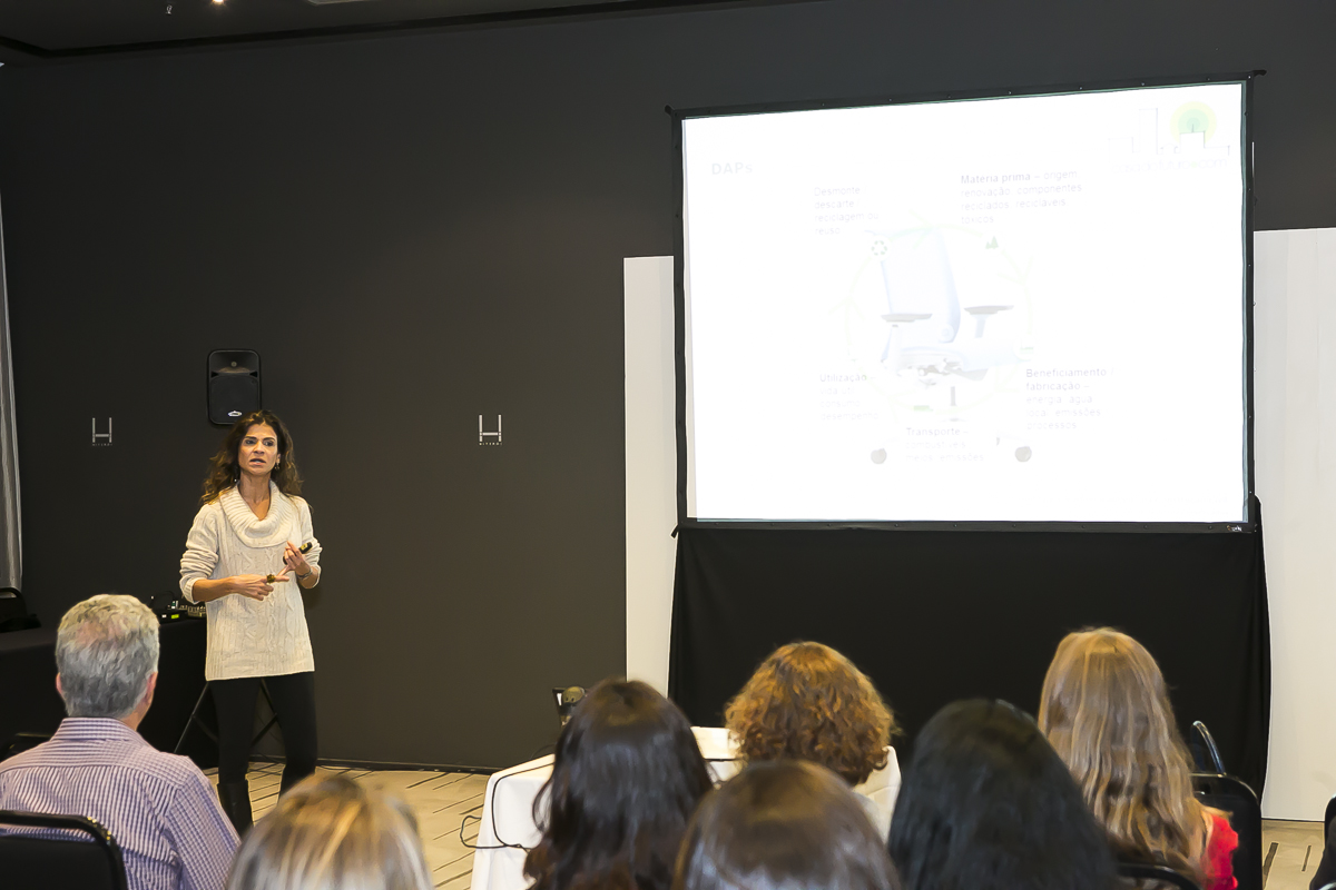 Palestras “Regulamentação da profissão de Designer de Interiores” e “Como incorporar valor aos projetos através da adoção de conceitos de sustentabilidade”- NFD